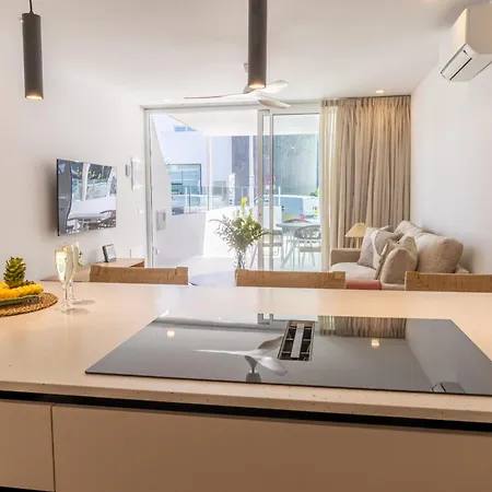 アパート Kala Apartment, Luxury Proximity To The ティアス