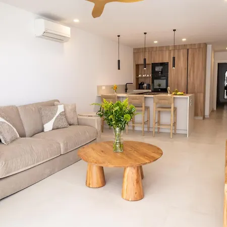 Kala Apartment, Luxury Proximity To The アパート *